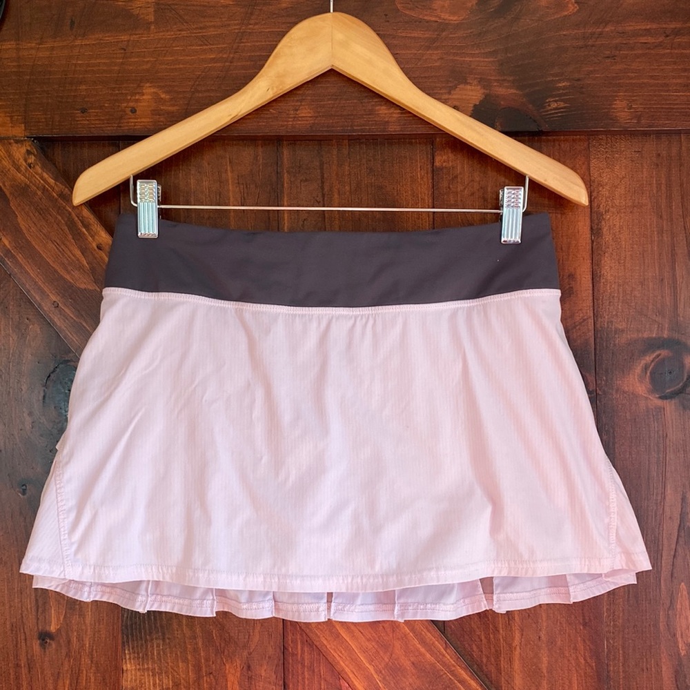 Pink lululemon skirt, size 6